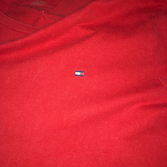 Tommy Hilfiger red t-shirt. - Picture 3 of 4